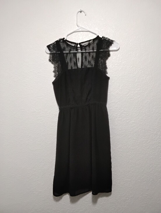 H&M Dresses & Skirts - H&M Black Lace Yoke Midi Dress Size 2